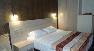 Гостиница Planeta Guest House Вардане Двухместный номер с 1 кроватью или 2 отдельными кроватями + дополнительной кроватью-4